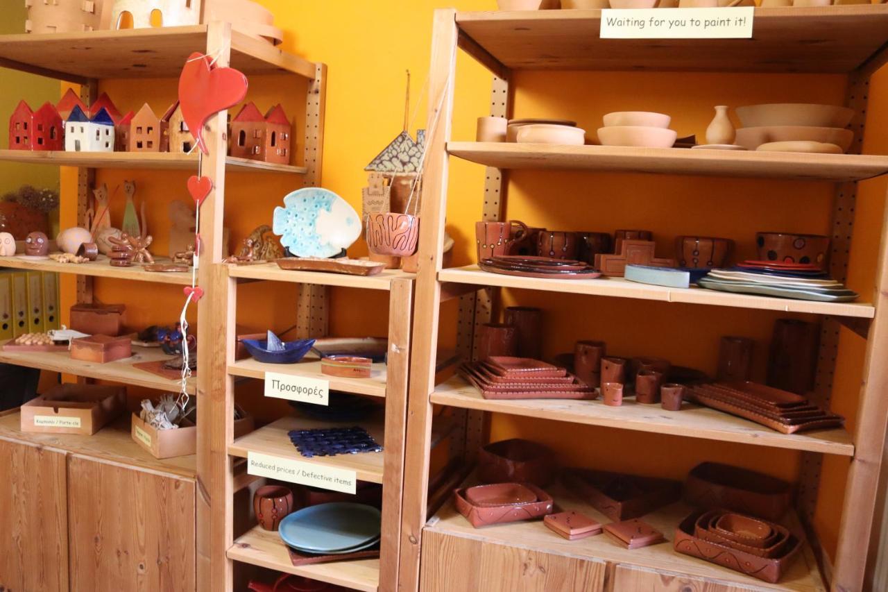 Entire Independent Maisonette Near Heraklion Pottery Classes Petrokefalo Bagian luar foto